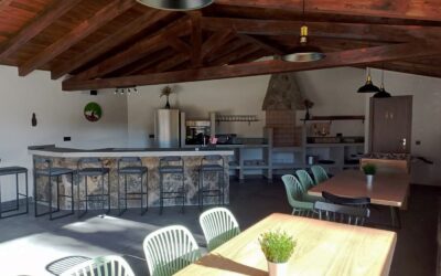 Casa rural con txoco: gastronomía y reuniones en un entorno rural